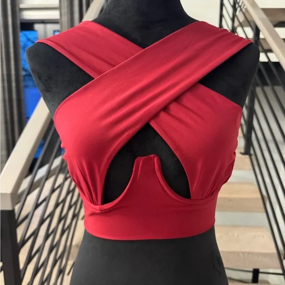 New Crisscross Halter Red Crop Top size XS - Picture 4 of 6